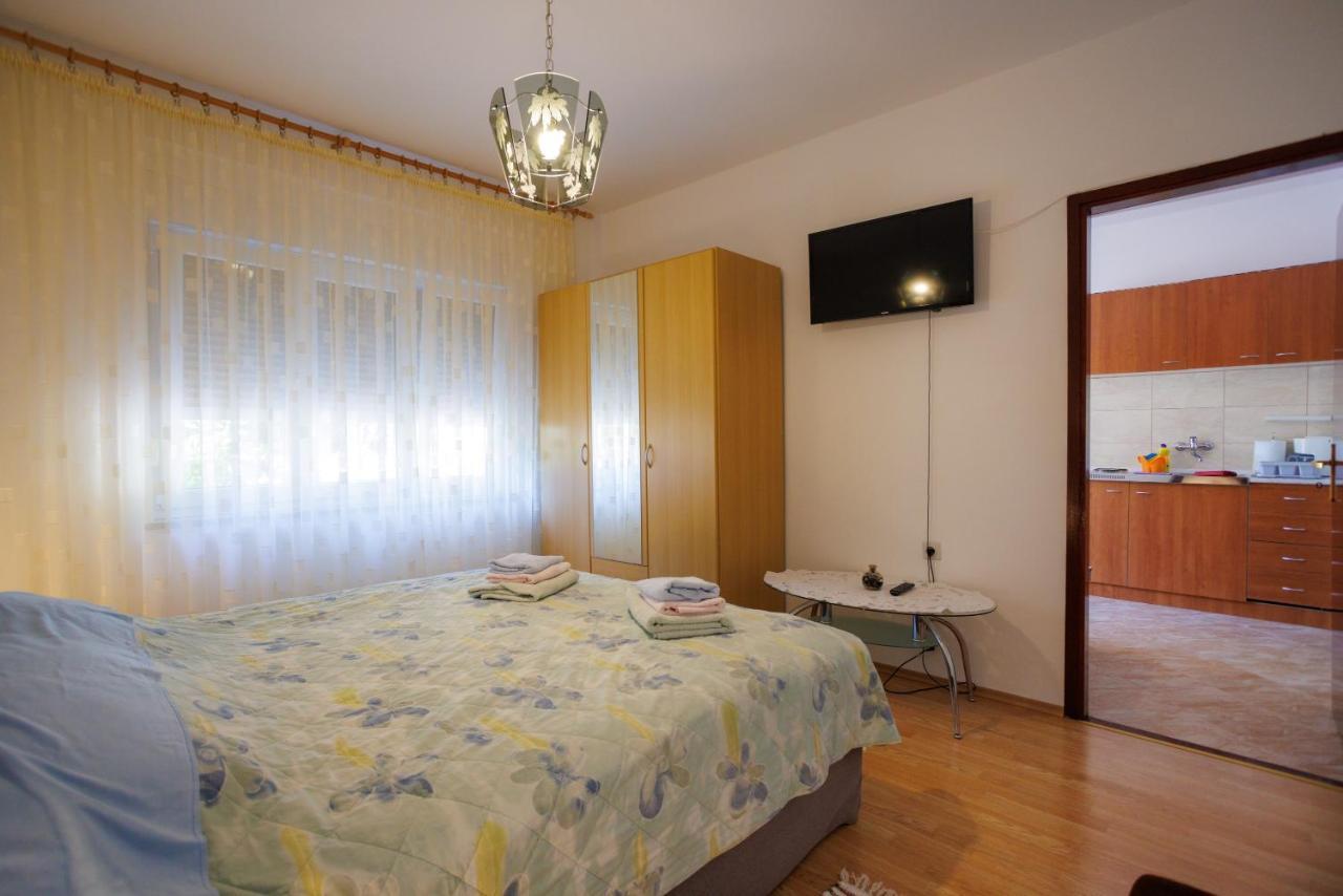 Apartment Studio Close To Sea Krk Town Exteriér fotografie