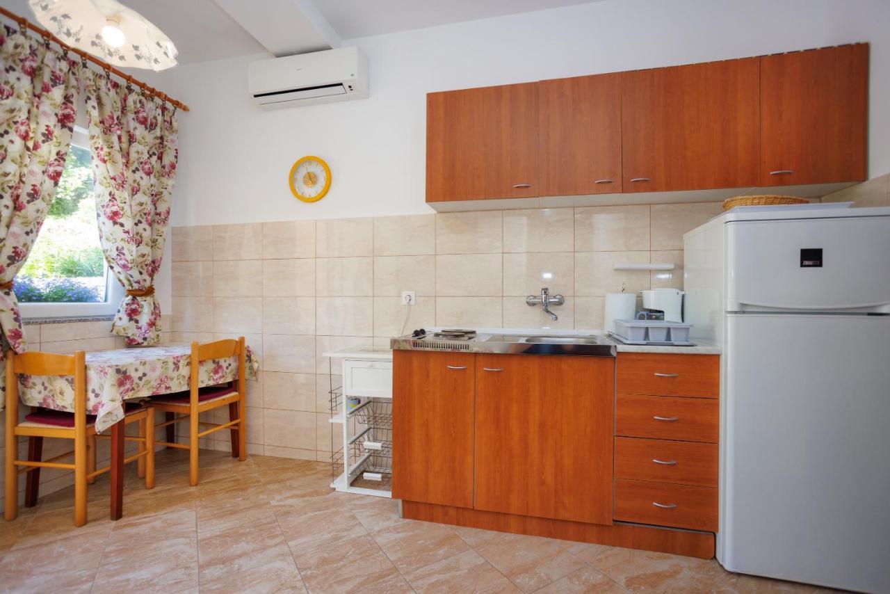Apartment Studio Close To Sea Krk Town Exteriér fotografie