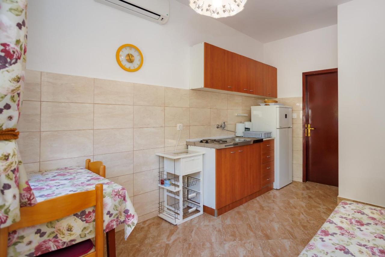 Apartment Studio Close To Sea Krk Town Exteriér fotografie