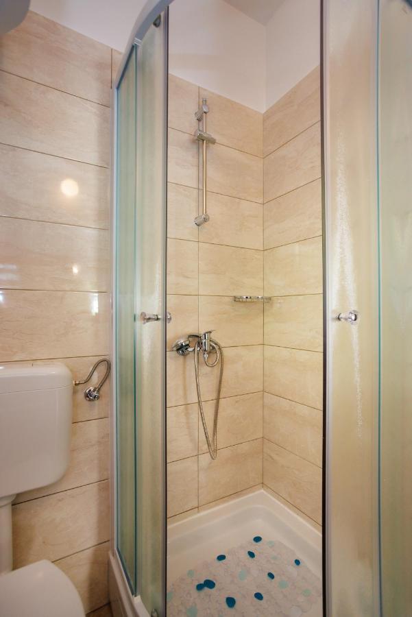 Apartment Studio Close To Sea Krk Town Exteriér fotografie